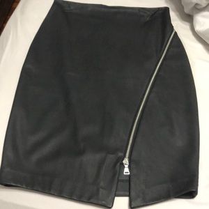 Leather zipper skirt